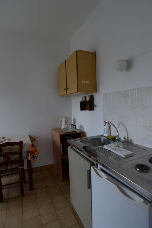 ROOM No1 b